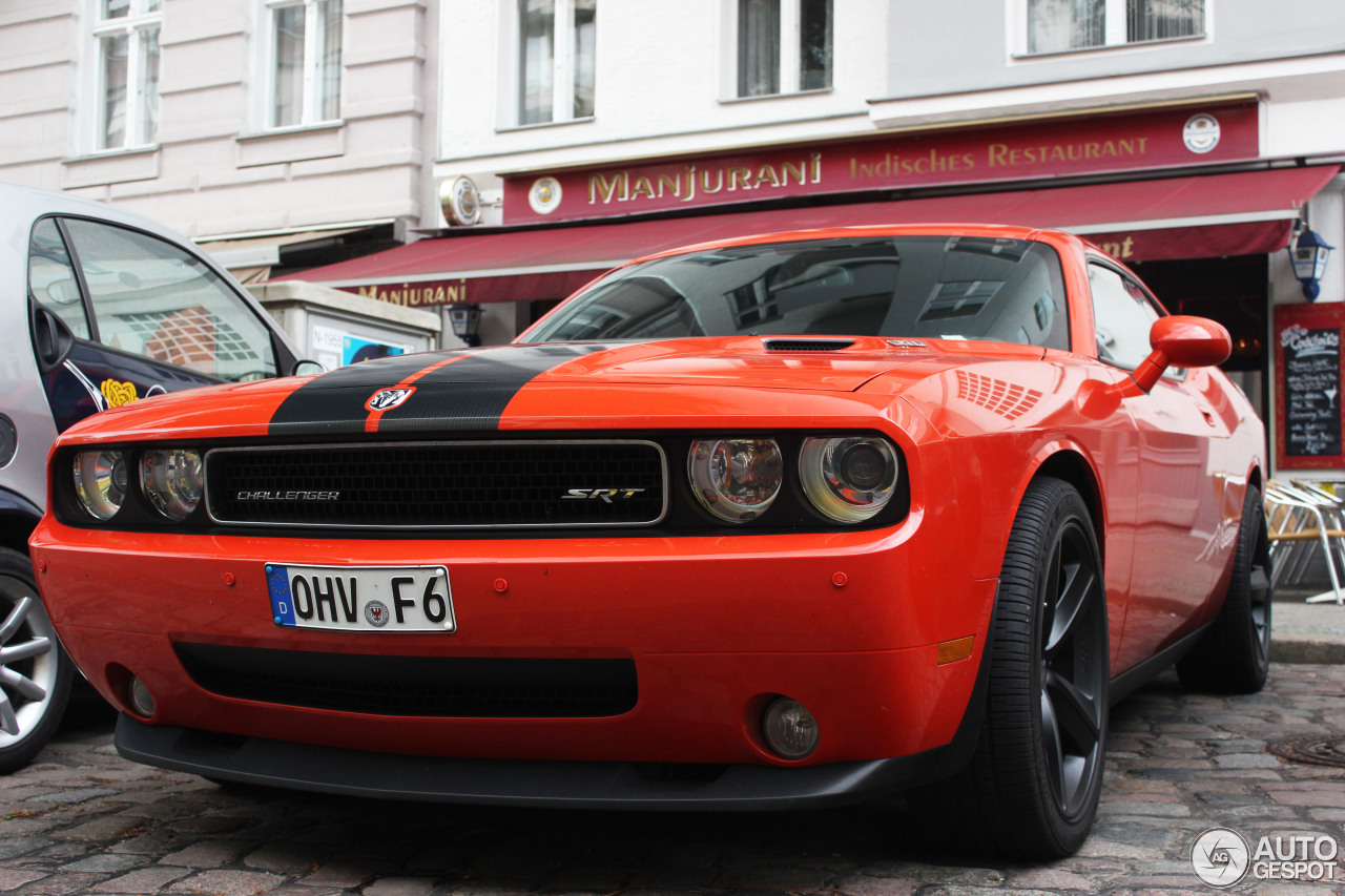 Dodge Challenger SRT-8