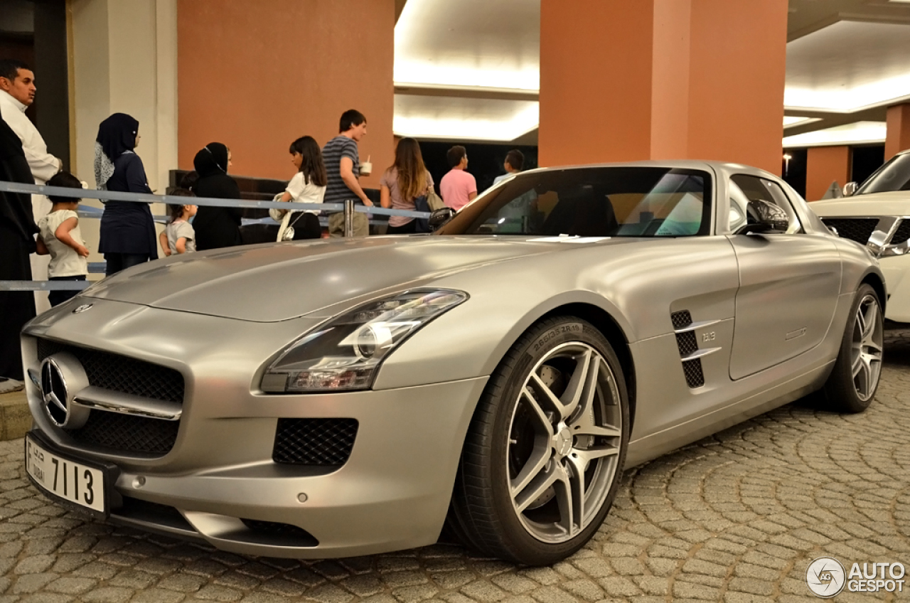 Mercedes-Benz SLS AMG