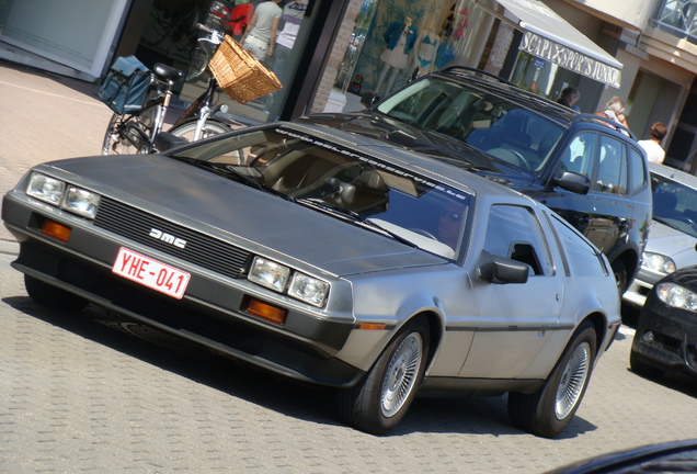 DeLorean DMC-12