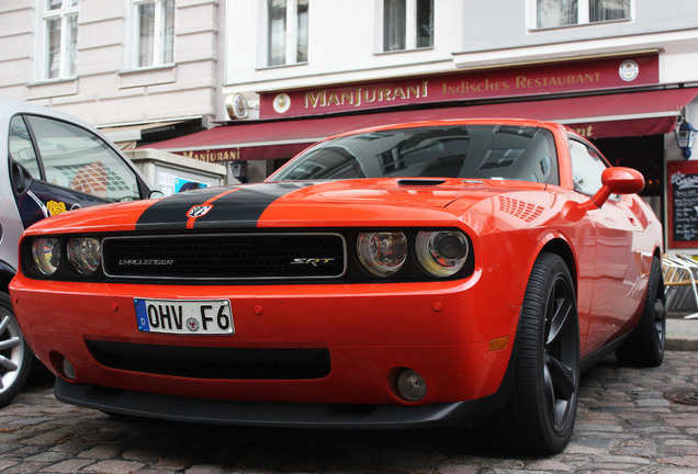 Dodge Challenger SRT-8