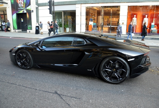 Lamborghini Aventador LP700-4