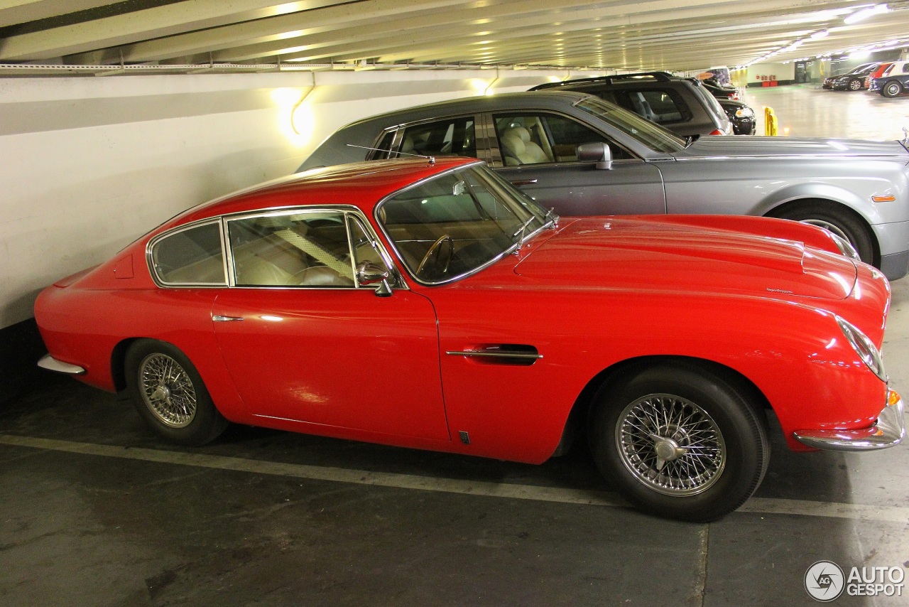 Aston Martin DB6 MKI