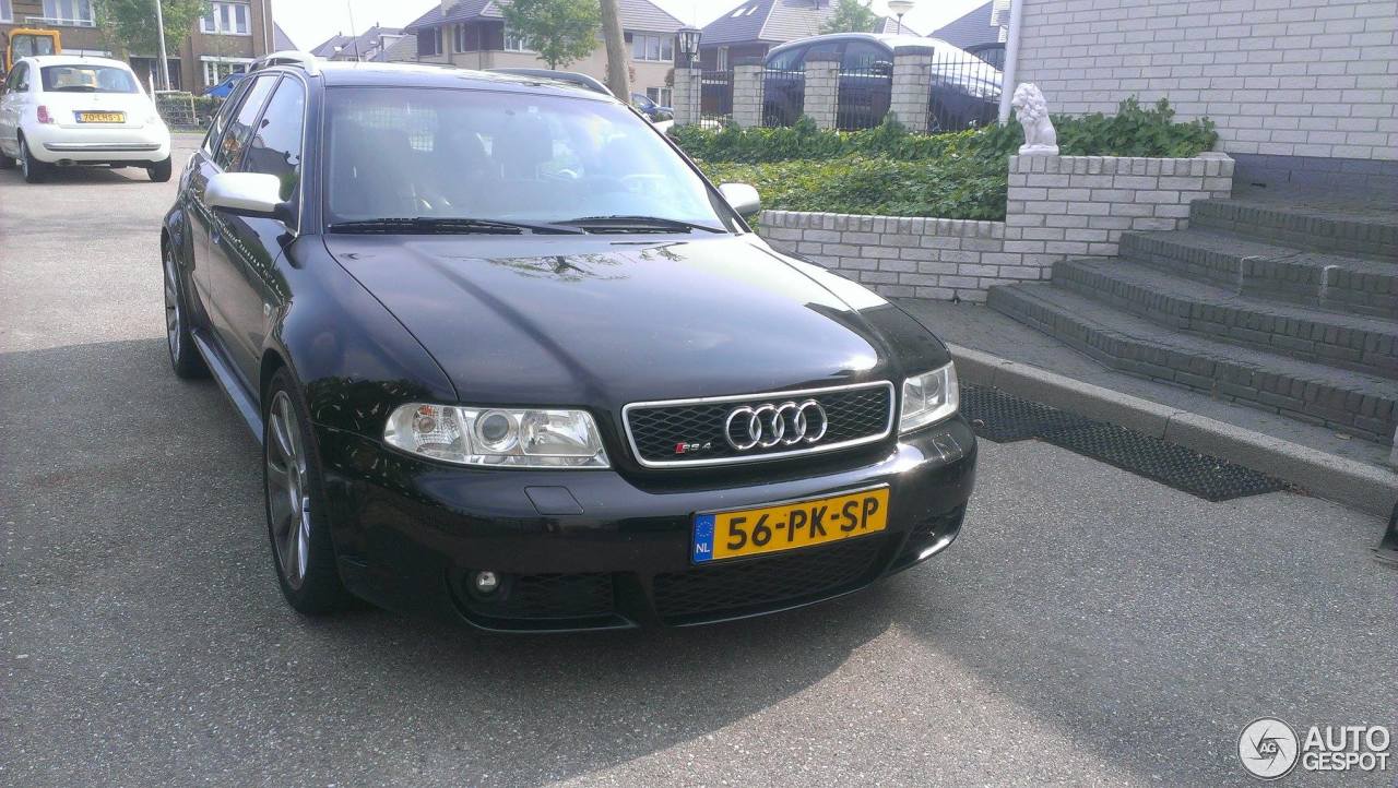 Audi RS4 Avant B5