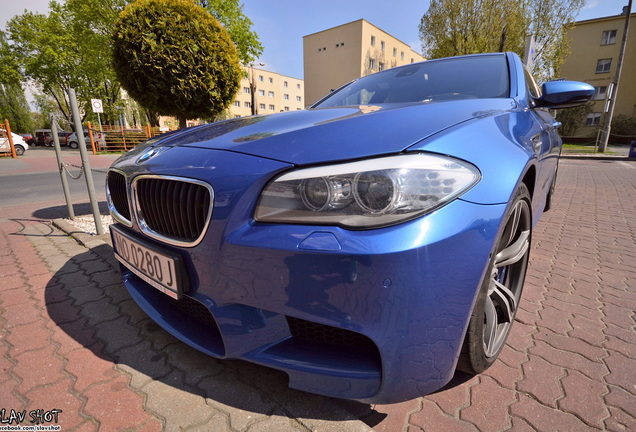 BMW M5 F10 2011