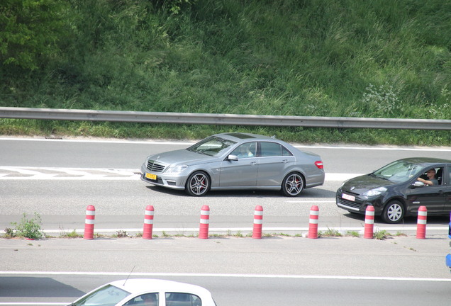 Mercedes-Benz E 63 AMG W212 V8 Biturbo