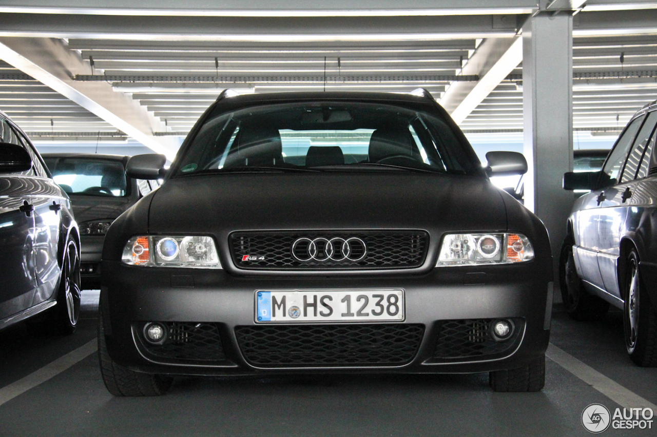 Audi RS4 Avant B5