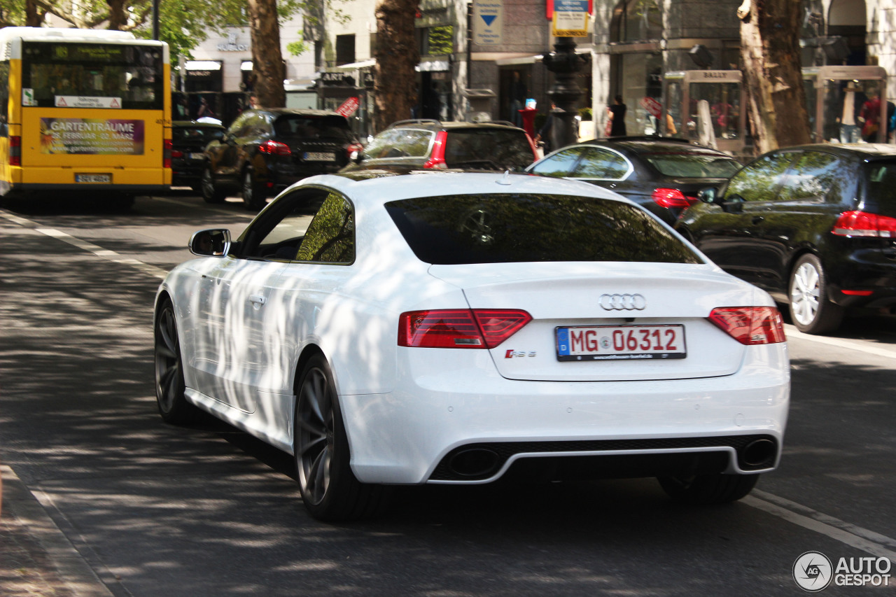 Audi RS5 B8 2012