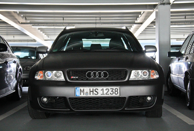 Audi RS4 Avant B5