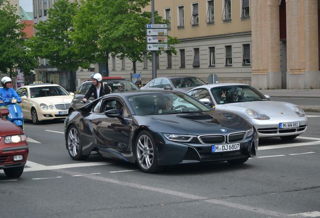 BMW i8