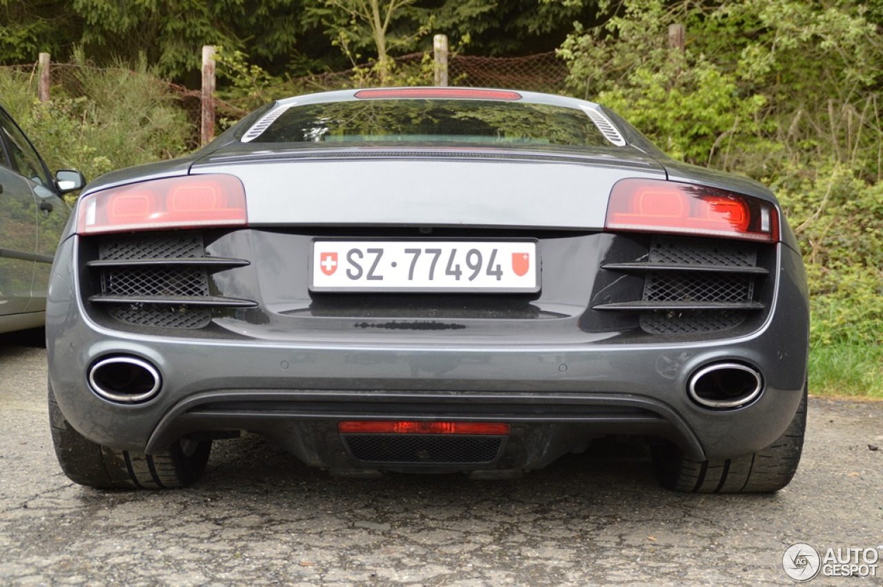 Audi R8 V10