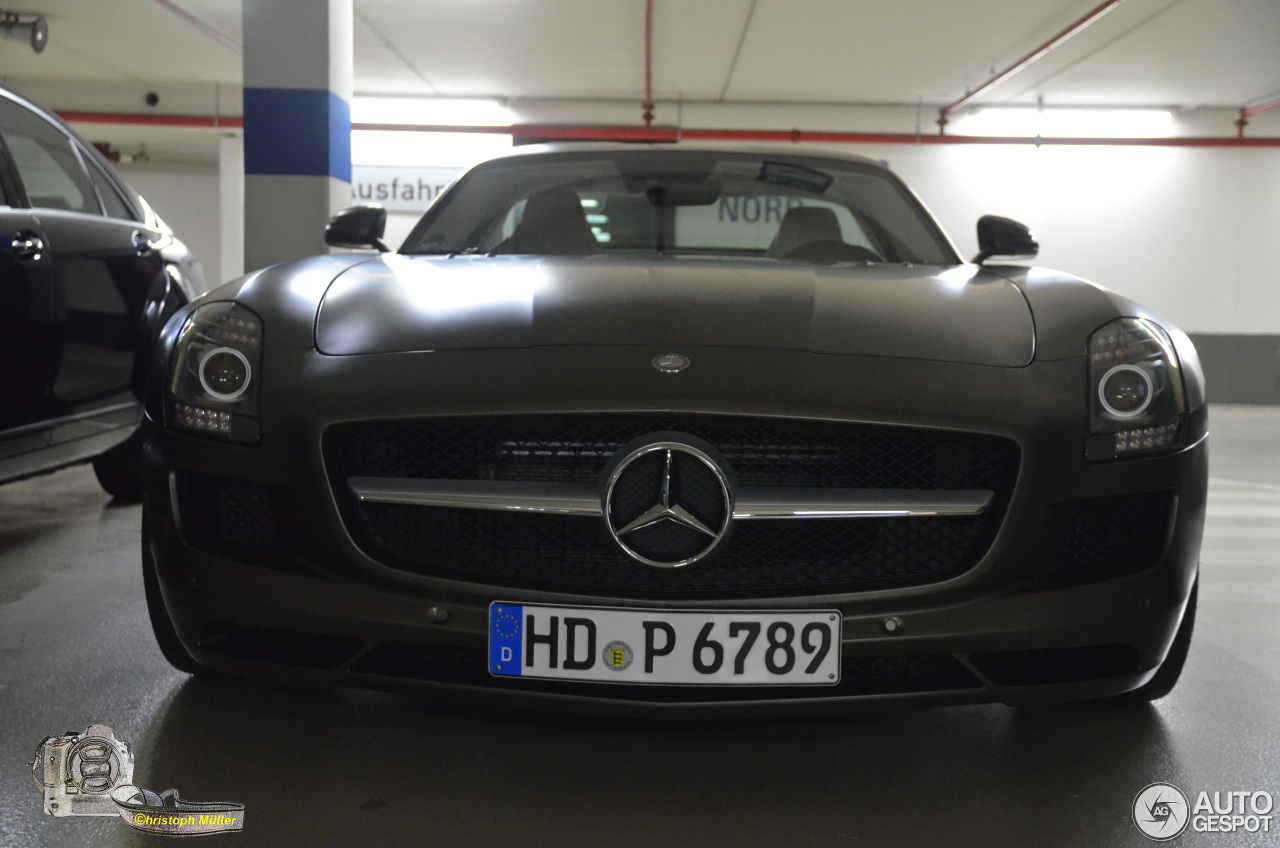 Mercedes-Benz SLS AMG