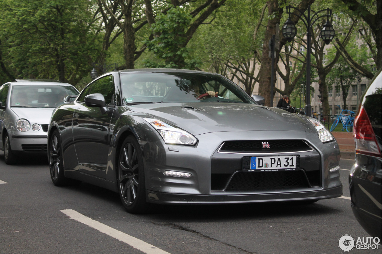 Nissan GT-R 2011