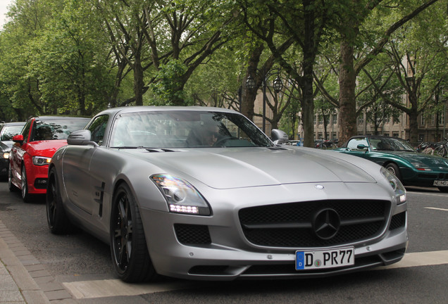 Mercedes-Benz SLS AMG