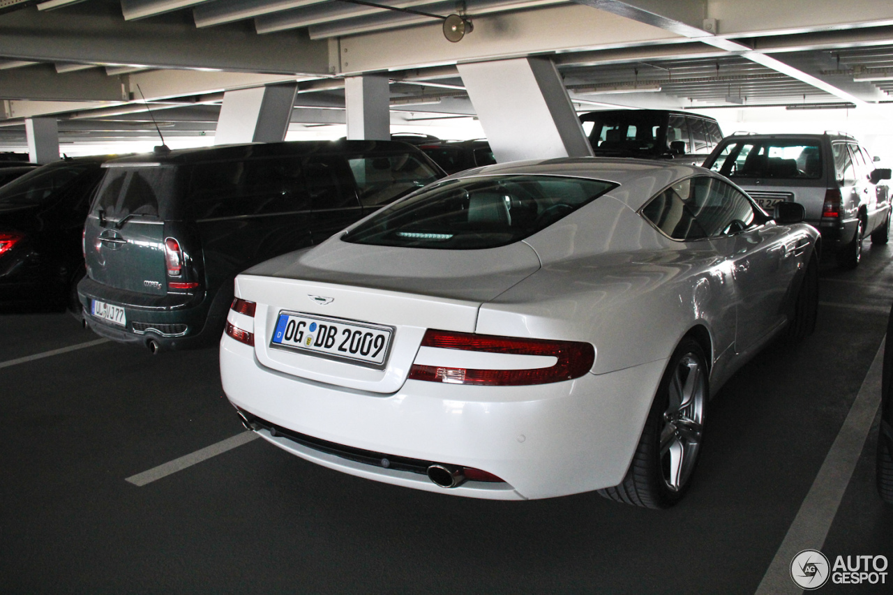 Aston Martin DB9