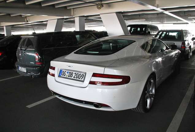 Aston Martin DB9