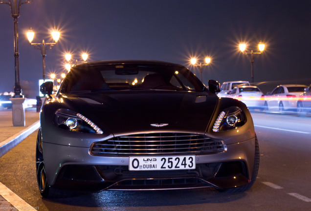 Aston Martin Vanquish 2013