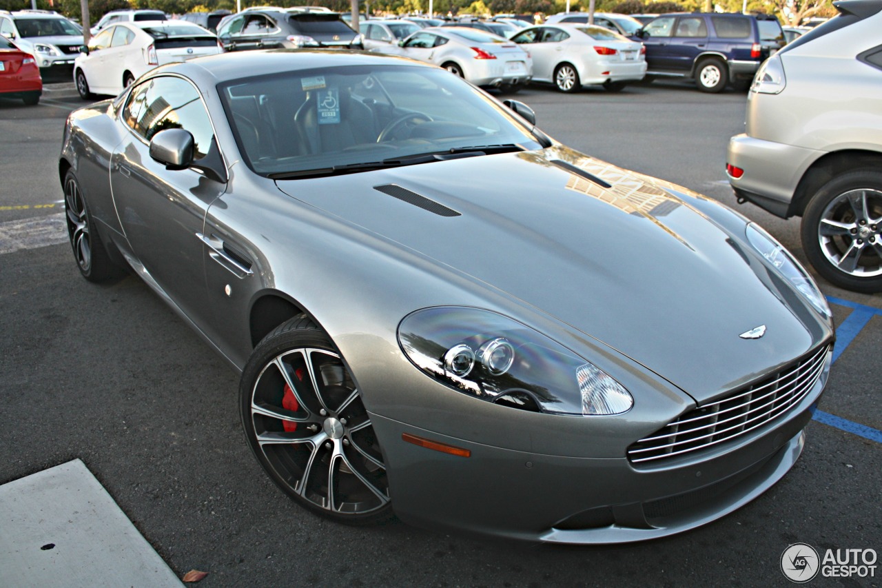 Aston Martin DB9 2010