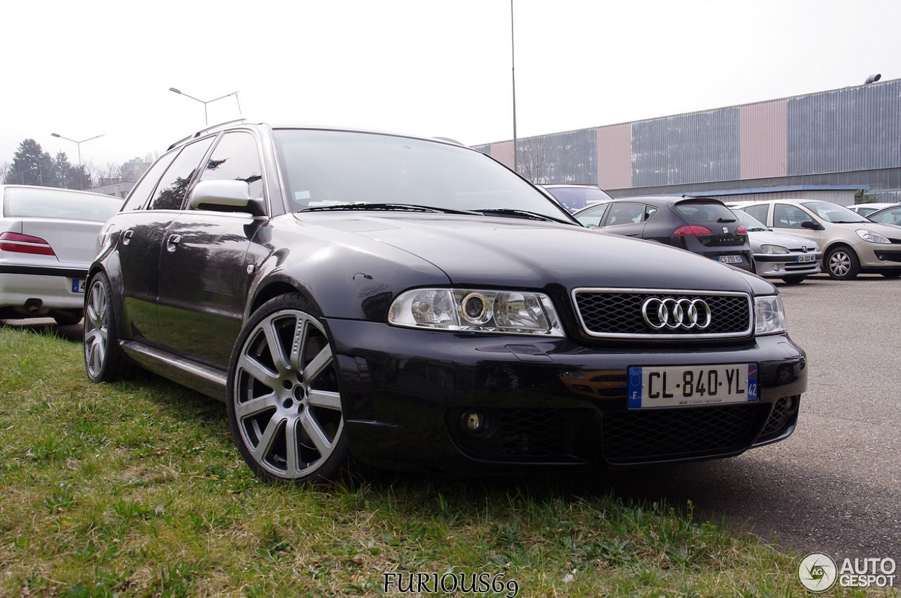 Audi RS4 Avant B5