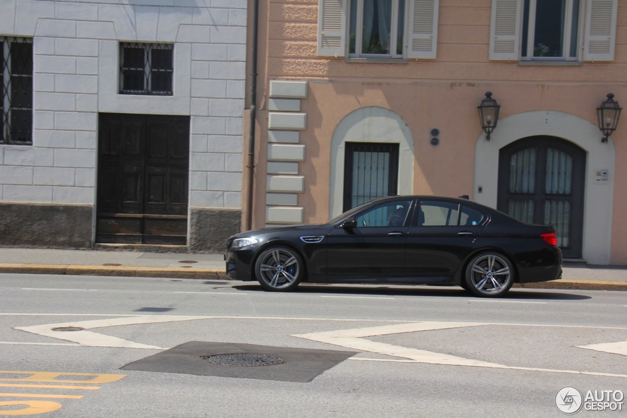 BMW M5 F10 2011