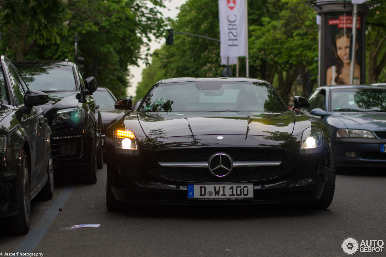 Mercedes-Benz SLS AMG