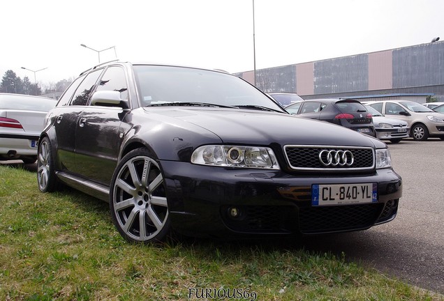 Audi RS4 Avant B5