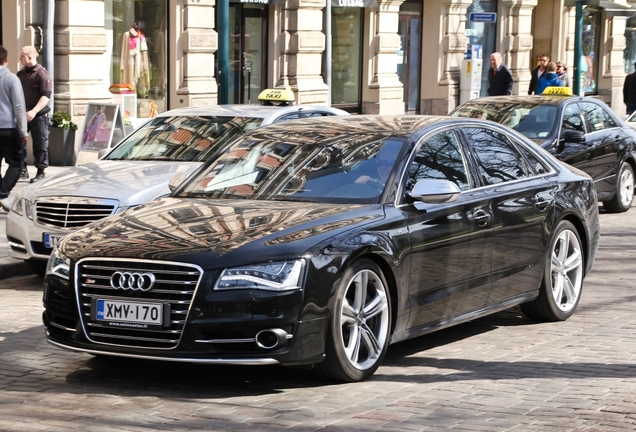 Audi S8 D4