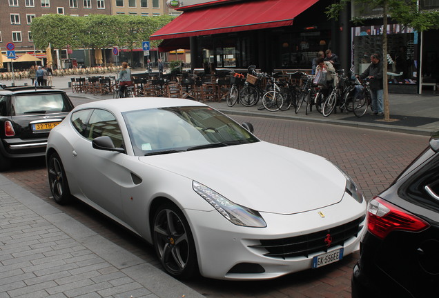 Ferrari FF