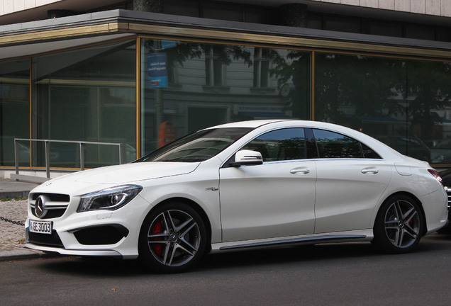 Mercedes-Benz CLA 45 AMG C117