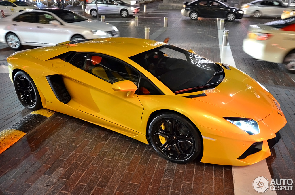 Lamborghini Aventador LP700-4