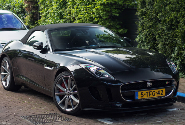 Jaguar F-TYPE S Convertible