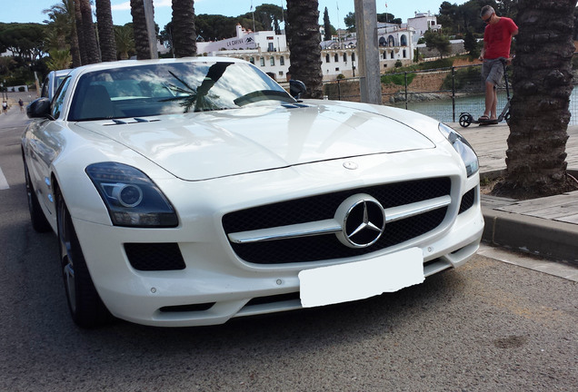 Mercedes-Benz SLS AMG