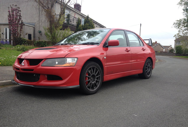 Mitsubishi Lancer Evolution VIII MR FQ-320