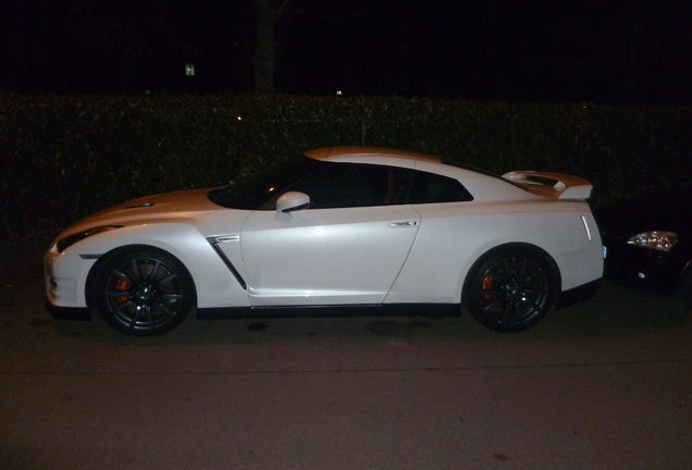 Nissan GT-R