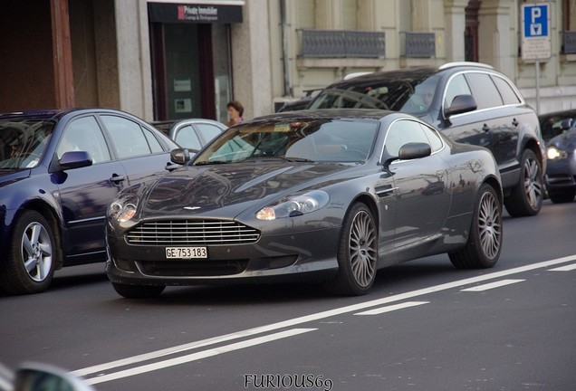 Aston Martin DB9