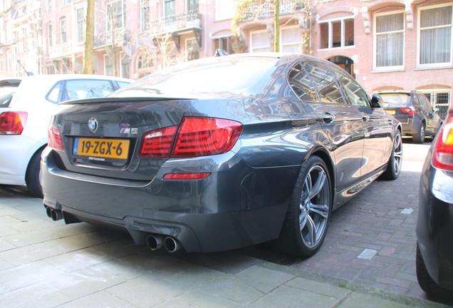 BMW M5 F10 2011