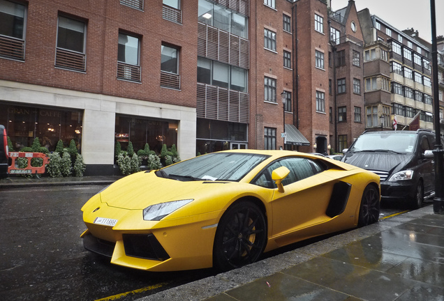 Lamborghini Aventador LP700-4