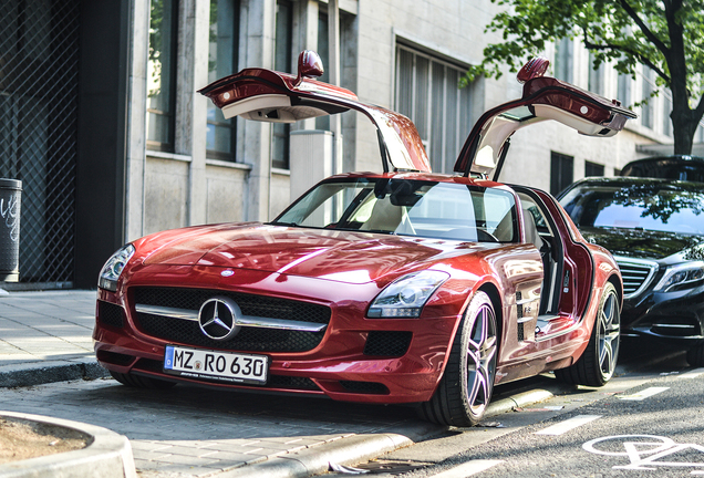 Mercedes-Benz SLS AMG