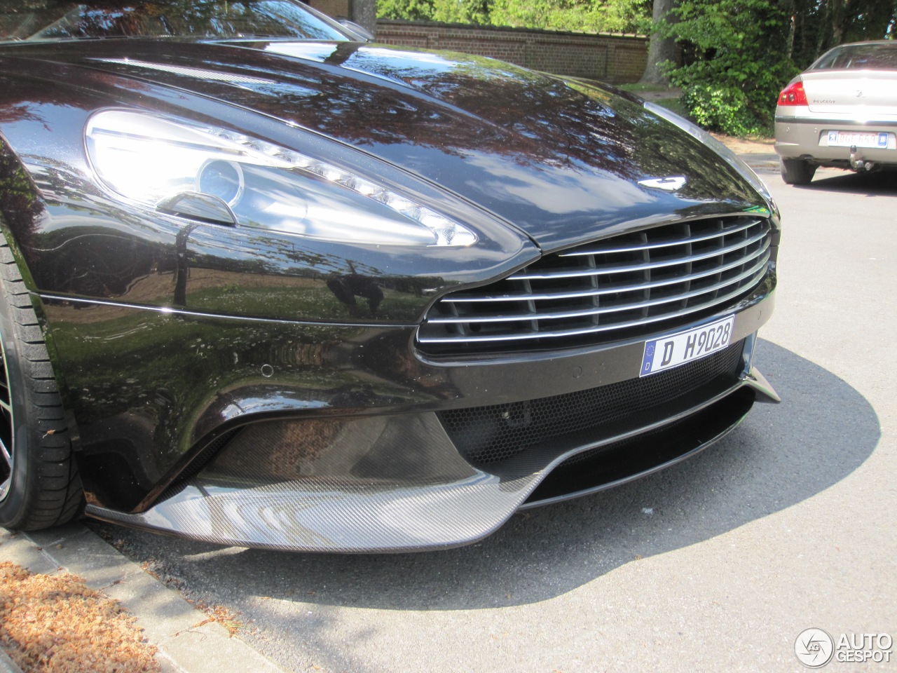 Aston Martin Vanquish 2013