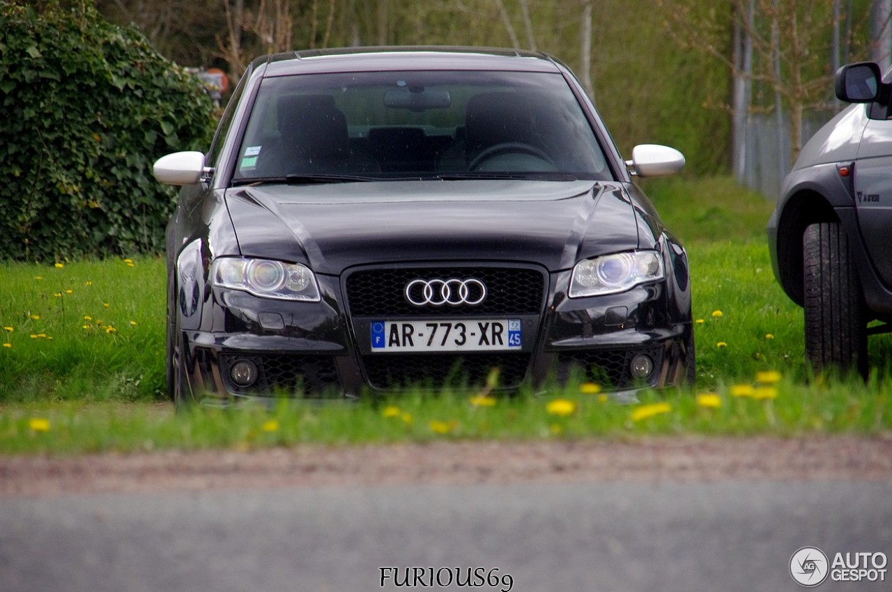 Audi RS4 Sedan