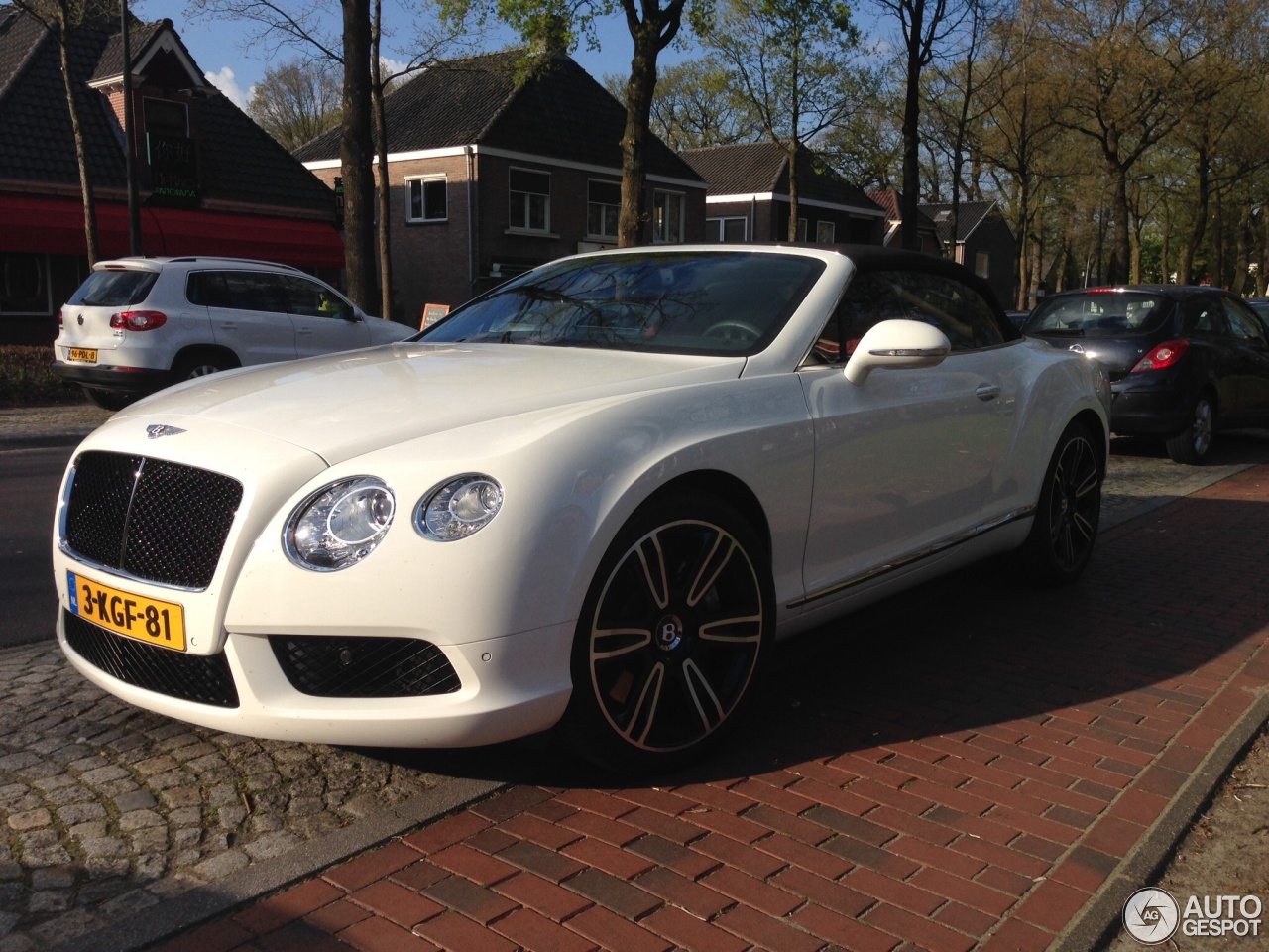 Bentley Continental GTC V8