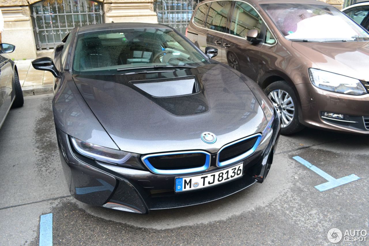 BMW i8