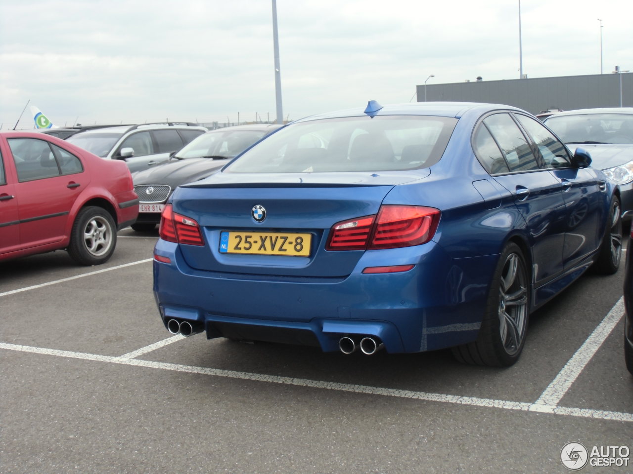 BMW M5 F10 2011