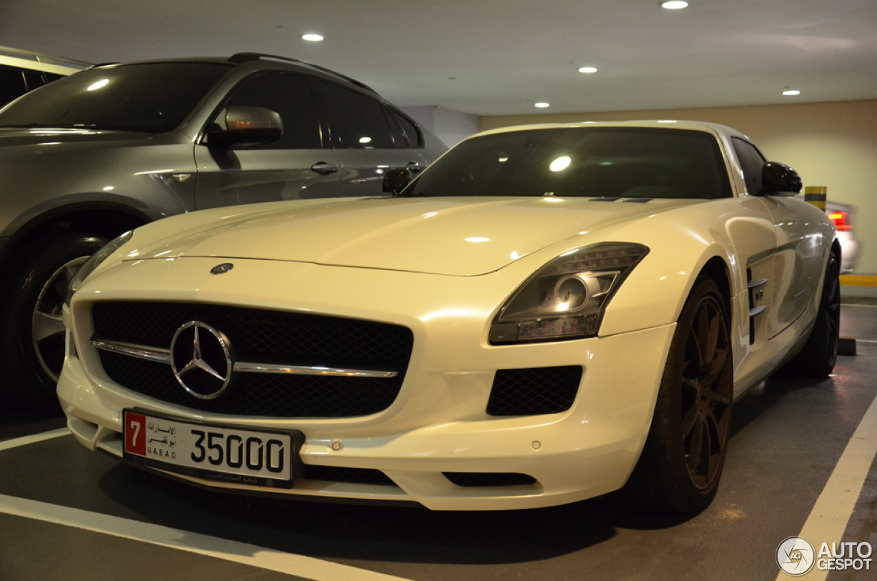 Mercedes-Benz SLS AMG