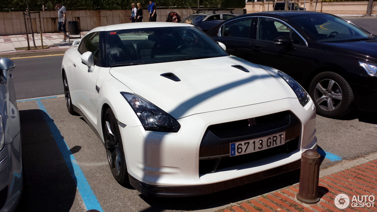 Nissan GT-R