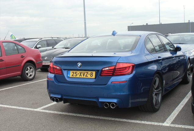 BMW M5 F10 2011