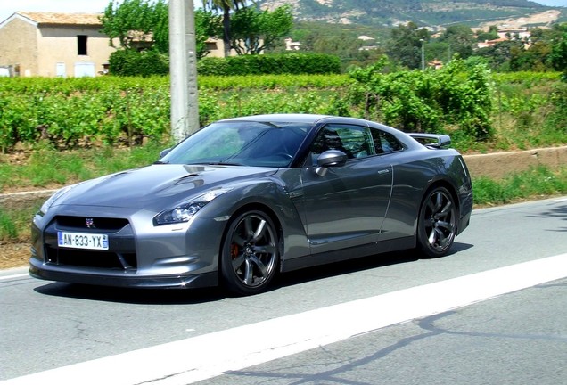 Nissan GT-R