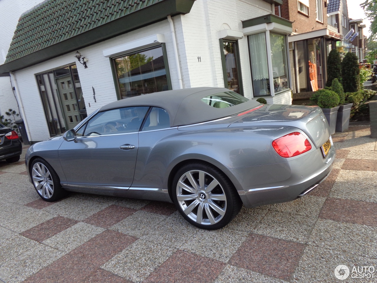 Bentley Continental GTC 2012