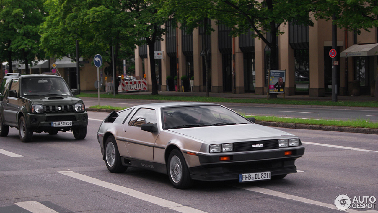 DeLorean DMC-12