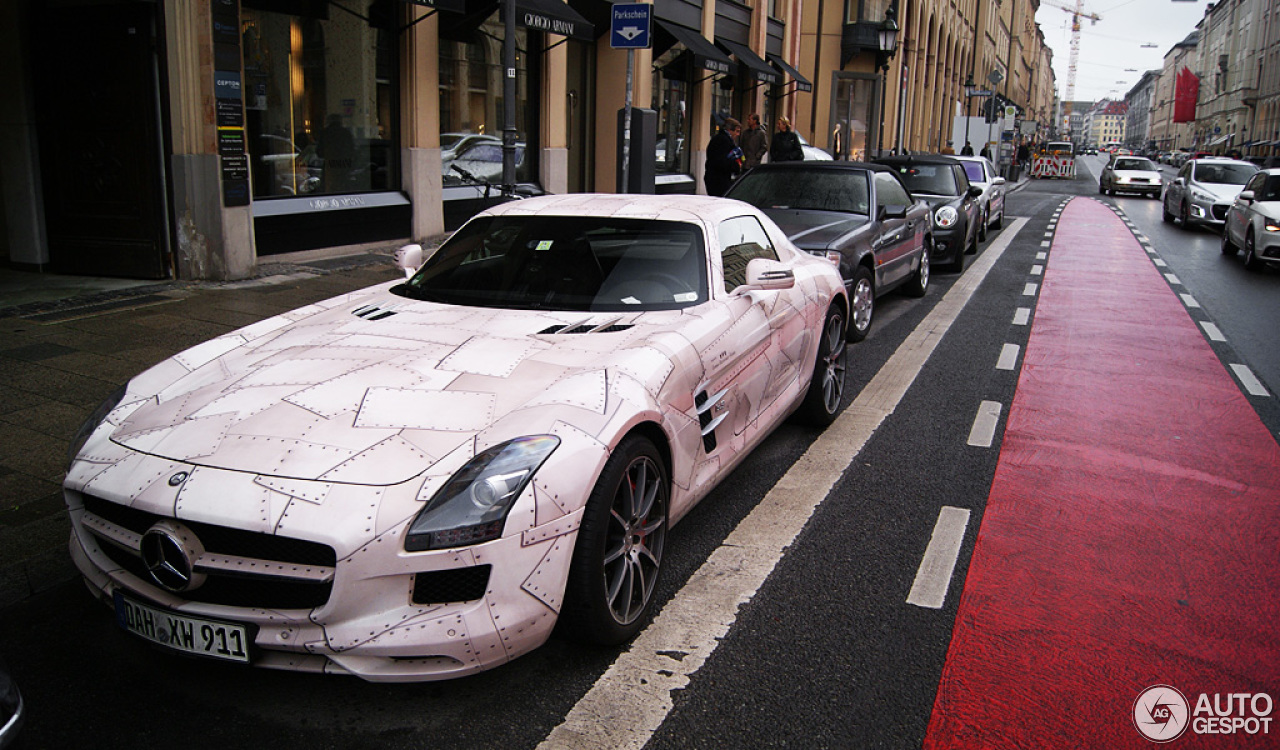 Mercedes-Benz SLS AMG