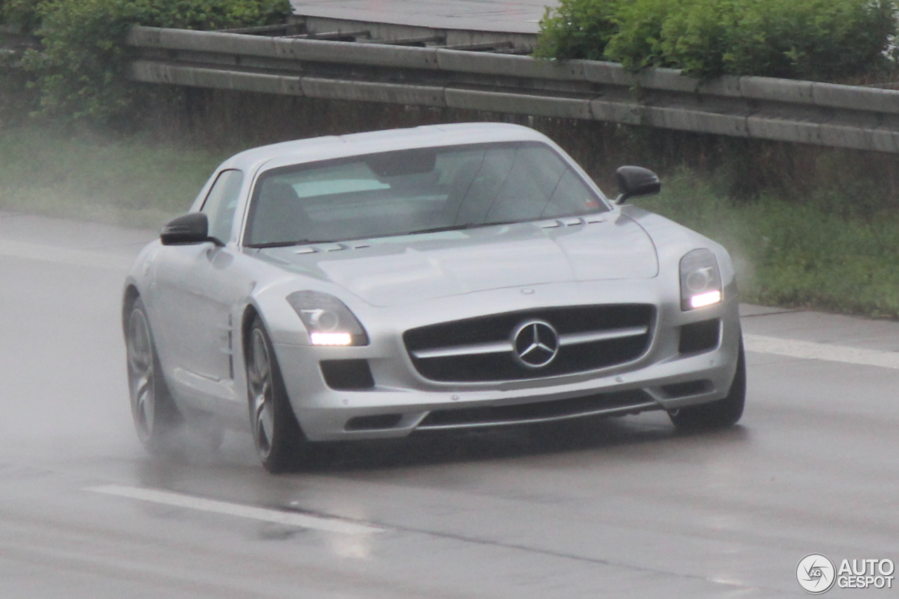 Mercedes-Benz SLS AMG